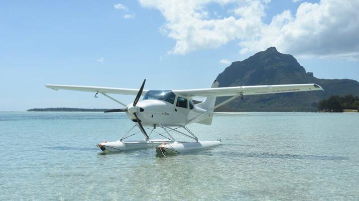 Scenic Flights-Le Morne-Scenic seaplane flight over Mauritius-3